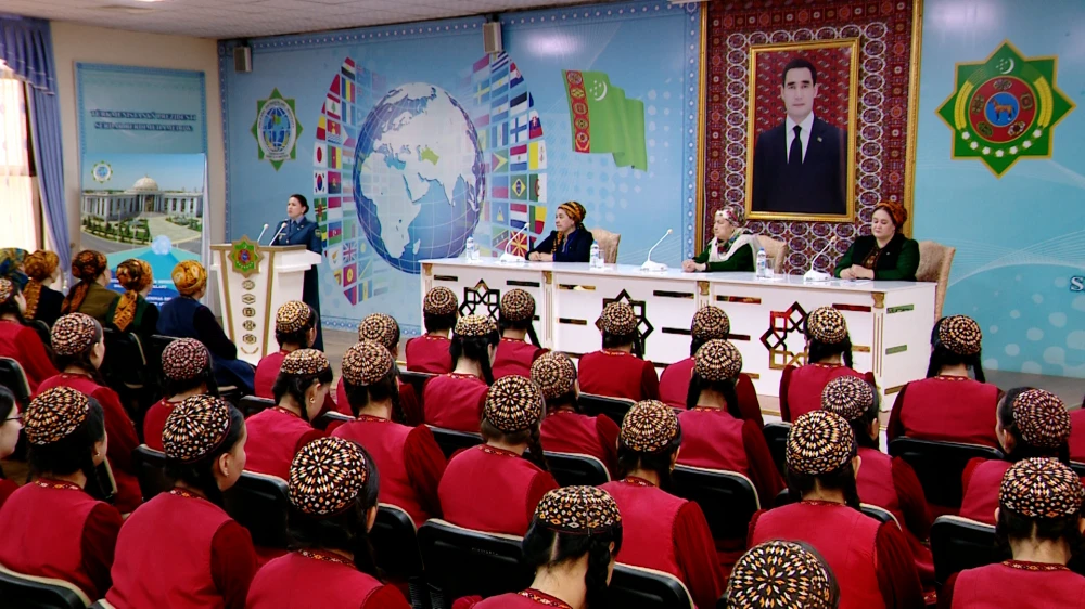 MEETING ENTITLED «GIRL'S BEATY IN HER UPBRINGING»