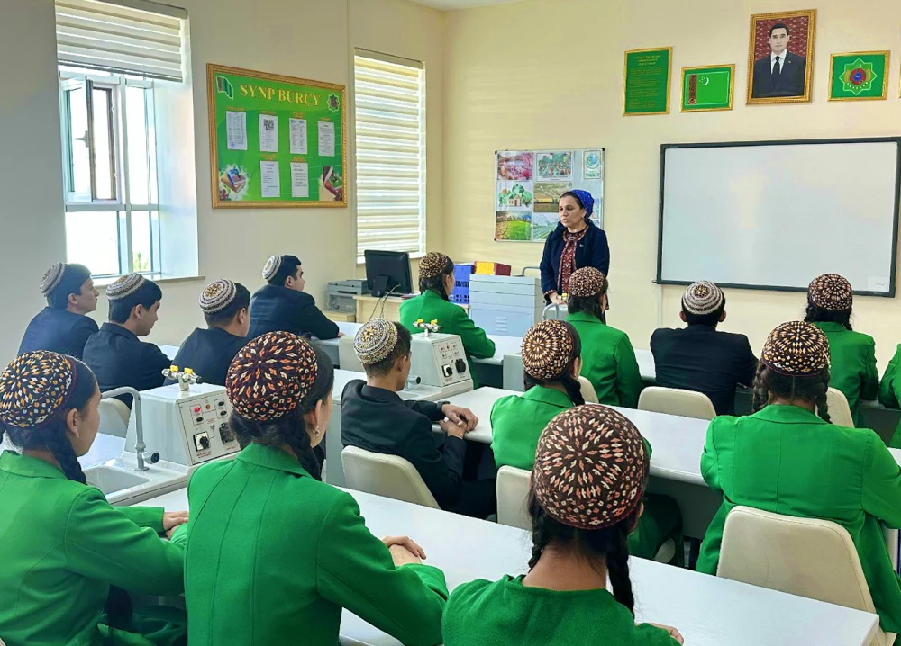 TÜRKMEN BITARAPLYGYNYŇ 30 ÝYLLYGY MYNASYBETLI  WAGYZ-NESIHAT DUŞUŞYGY