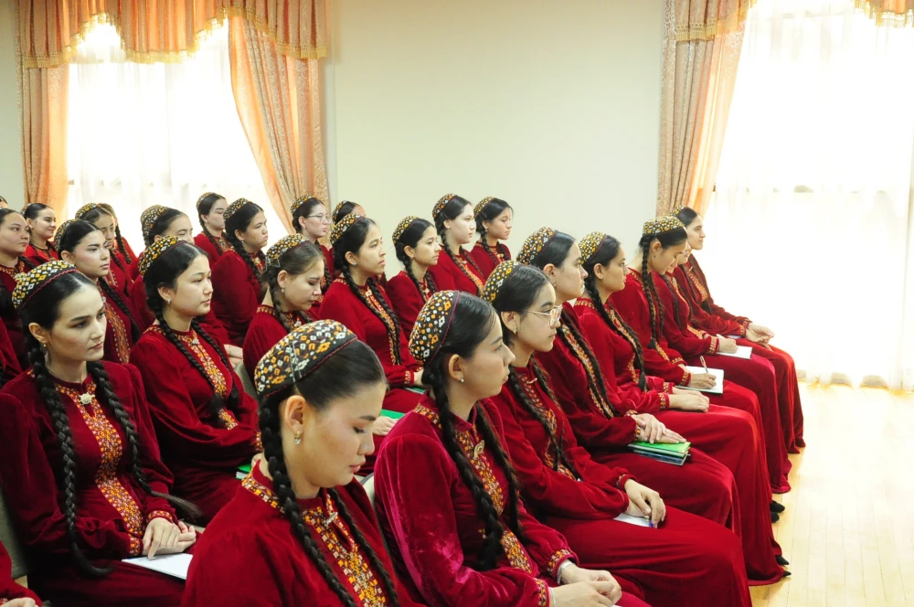 A meeting dedicated to the book by Hero Arkadag  “Hakyda Göwheri” (“Jewel of Mind”)