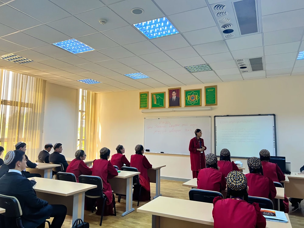 A Regular Meeting of “Young Economists” Scientific Club Was Held