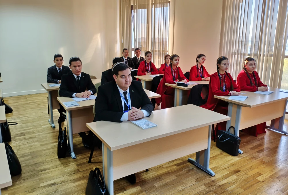 BIRLEŞEN MILLETLER GURAMASYNYŇ MERKEZI AZIÝA ÜÇIN ÖŇÜNI ALYŞ DIPLOMATIÝASY BOÝUNÇA SEBIT MERKEZINE BAGYŞLANAN SÖHBETDŞLIK GEÇIRILDI