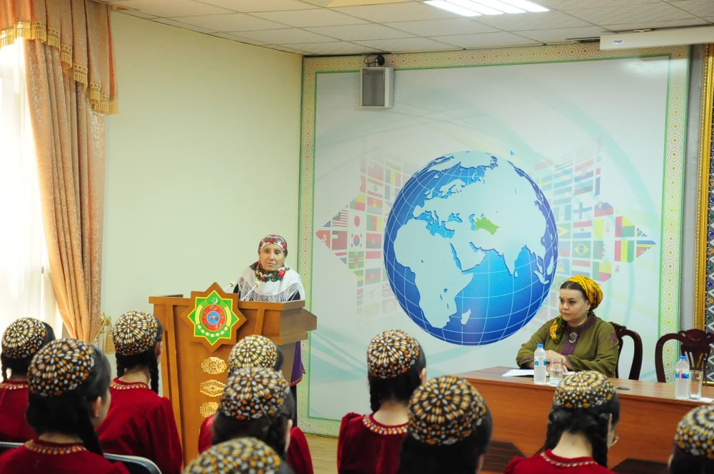 A meeting dedicated to the book by Hero Arkadag  “Hakyda Göwheri” (“Jewel of Mind”)