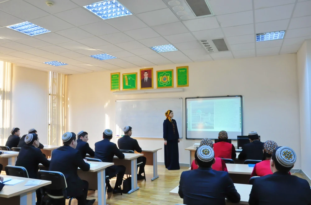 Ýaşlar syýasatyna bagyşlanan maslahat