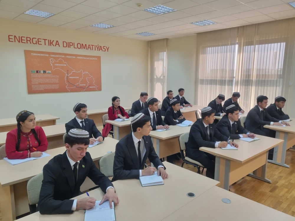 СОСТОЯЛСЯ СЕМИНАР, ПОСВЯЩЁННЫЙ ЭНЕРГЕТИЧЕСКОЙ ДИПЛОМАТИИ