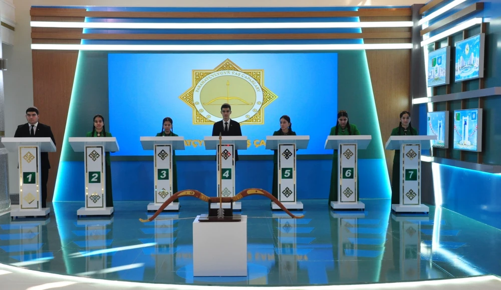 «PARAHATÇYLYGYŇ ÝAŞ ÇAPARLARY» ATLY AKYL-PAÝHAS BÄSLEŞIGINIŇ V MÖWSÜMINE BADALGA BERILDI