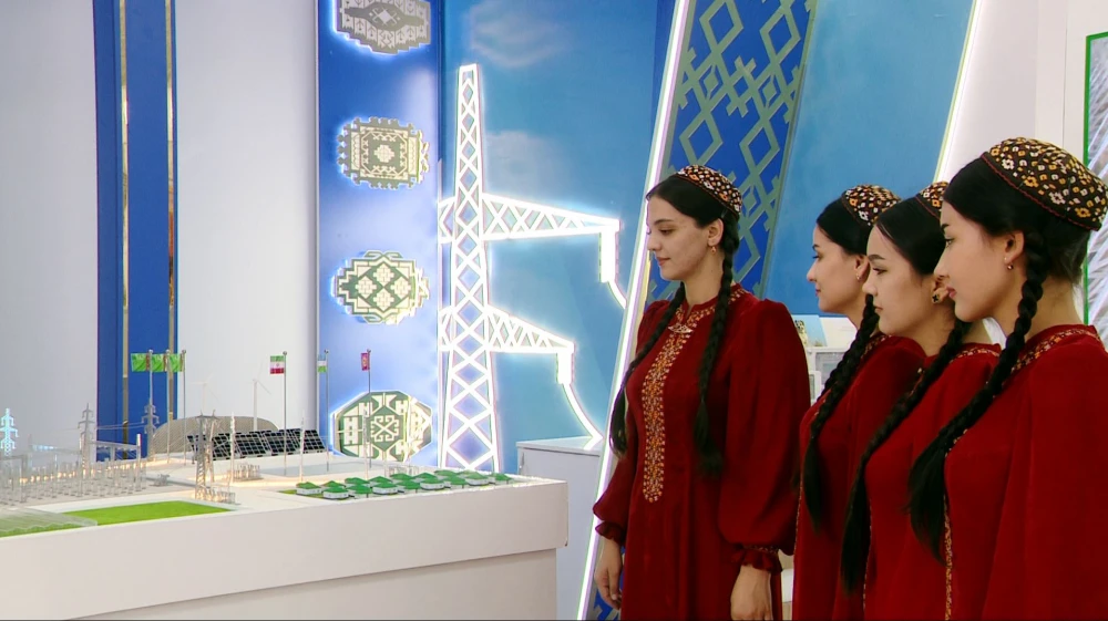 The exhibition of Turkmenistan's economic achievements dedicated to the 33rd anniversary of Independence of the country.