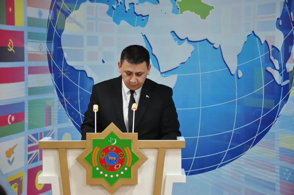 MERKEZI AZIÝA: DURNUKLY YKDYSADY ÖSÜŞIŇ TÄZE  MERKEZINE ÖWRÜLÝÄR surady