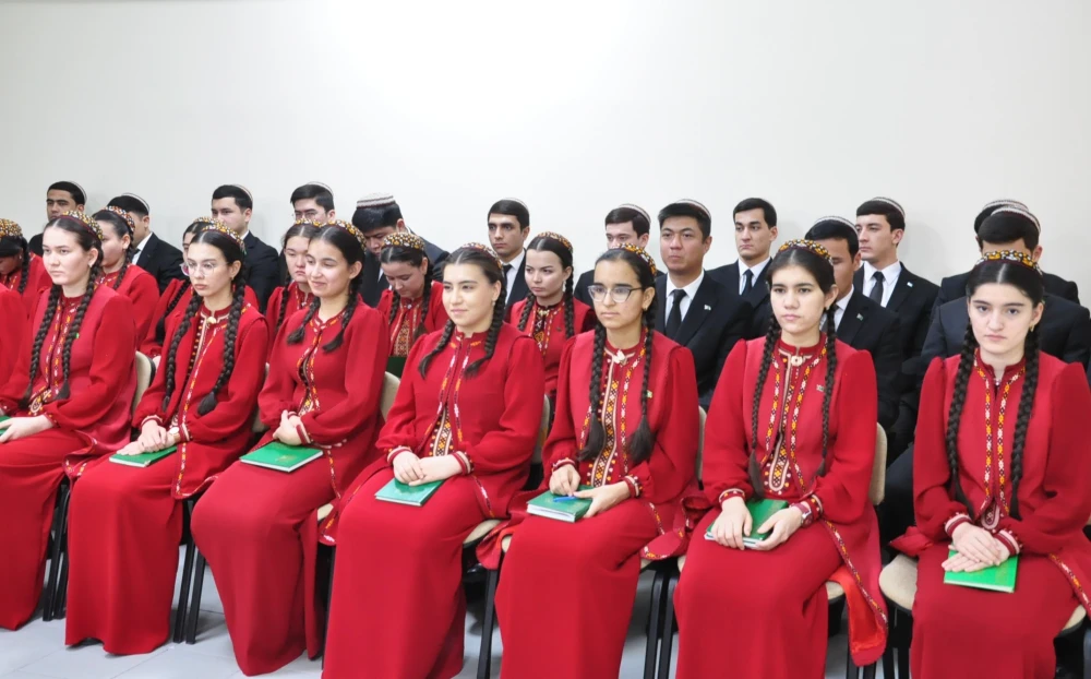 СОСТОЯЛАСЬ НАУЧНО-ТВОРЧЕСКАЯ КОНФЕРЕНЦИЯ НА ТЕМУ «РОЛЬ ЦИФРОВЫХ ТЕХНОЛОГИЙ В ПОВЫШЕНИИ ЭФФЕКТИВНОСТИ ПУБЛИЧНОЙ ДИПЛОМАТИИ»