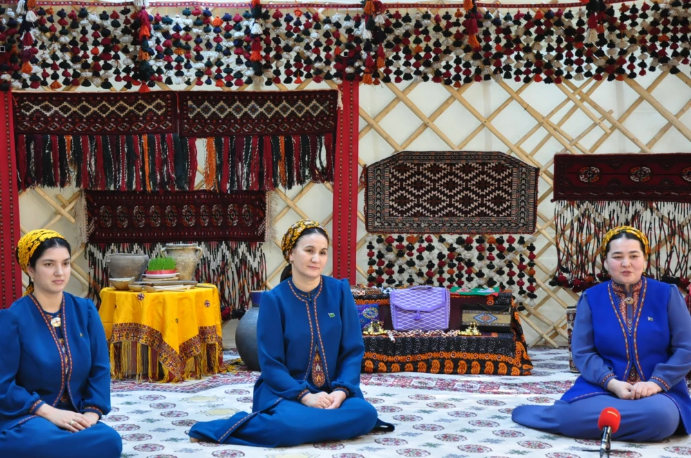 ПРАЗДНИЧНОЕ МЕРОПРИЯТИЕ ПОД НАЗВАНИЕМ «GELSE NOWRUZ ÄLEME - REŇ KYLAR JAHAN PEÝDA» surady