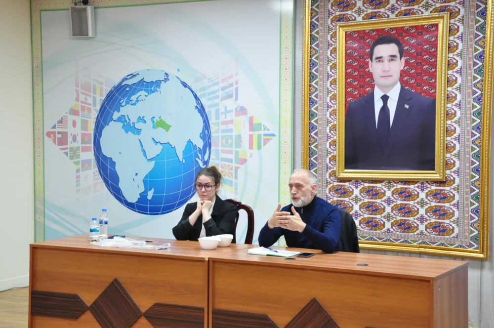 TÜRKMEN DIPLOMATIÝASYNYŇ MILLI MEKDEBINIŇ TALYPLARY «FRANKOFONIÝA – 2026» BÄSLEŞIGINIŇ SAÝLAMA TAPGYRLARYNA GATNAŞDYLAR