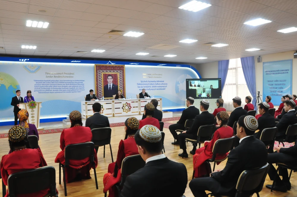 “BILELIKDE OKALYŇ!” ATLY BÄSLEŞIK GEÇIRILDI surady