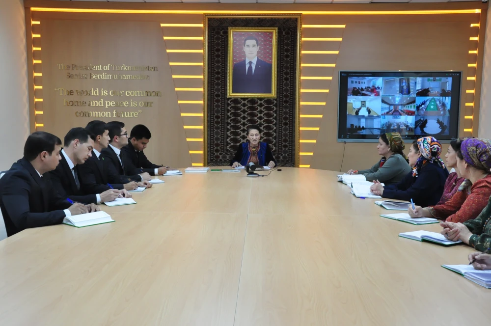 TÜRKMENISTANYŇ EKOLOGIÝA DIPLOMATIÝASYNA BAGYŞLANAN OKUW-USULY SEMINAR GEÇIRILDI surady