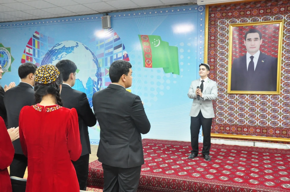 YOUNG VOLUNTEERS WHO ATTENDED THE INTERNATIONAL CONFERENCE WERE AWARDED