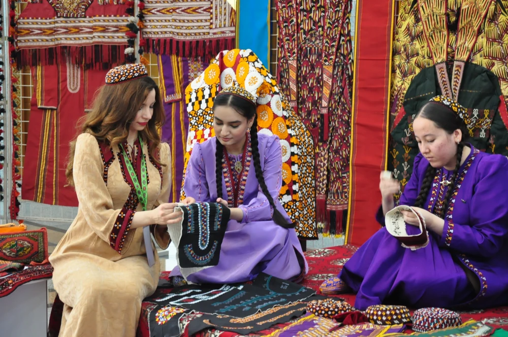 HALKARA YLMY-AMALY MASLAHAT GEÇIRILDI