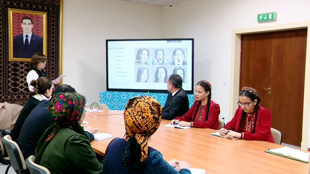 A TRAINING SESSION WAS HELD FOR STUDENTS