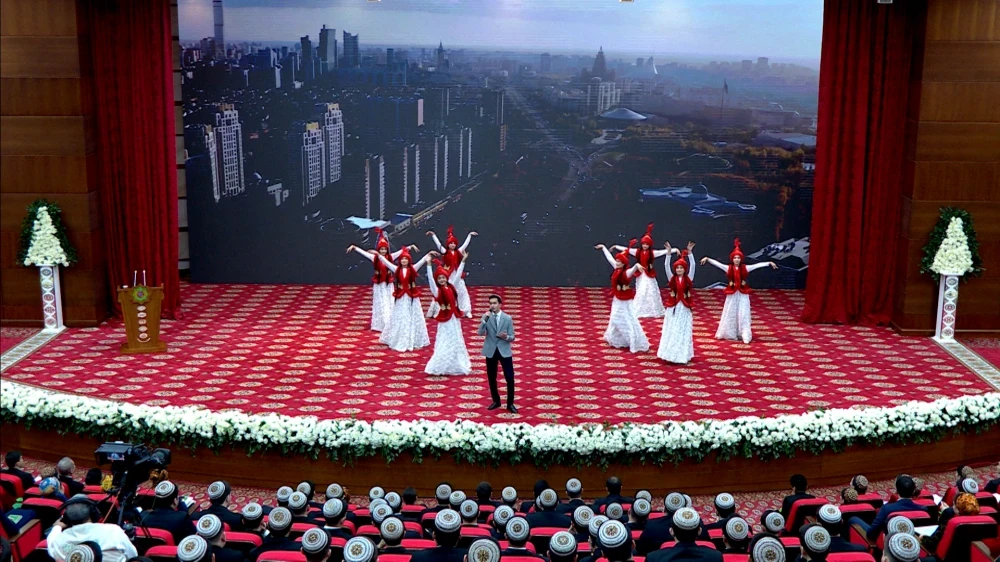 “BITARAPLYK – TÜRKMENISTANYŇ DÖWLET SYÝASATYNYŇ BINÝATLAÝYN ESASYDYR” ATLY AÝDYM-SAZLY BAÝRAMÇYLYK MASLAHATY GEÇIRILDI