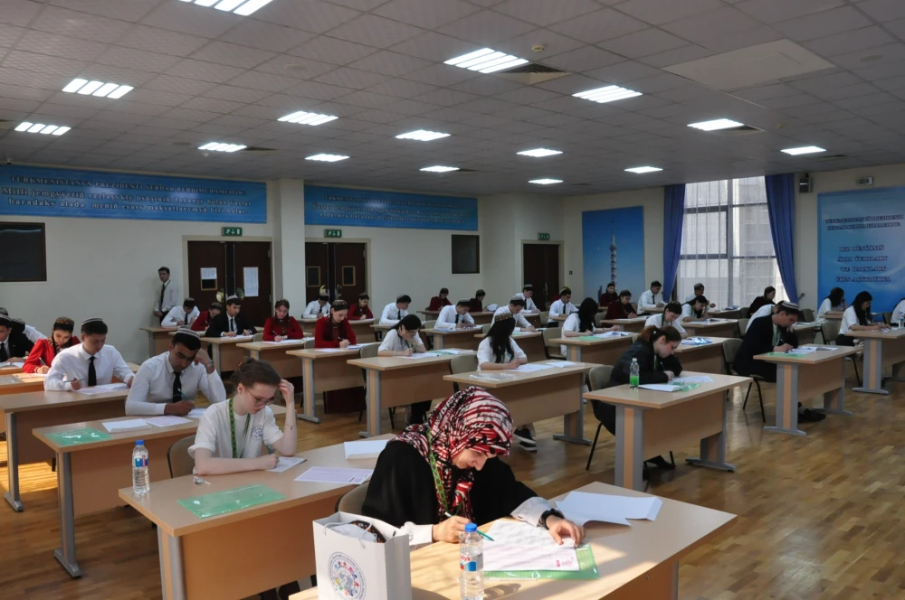 “Halkara gatnaşyklary: parahatçylyk dialogynyň medeniýeti” atly III halkara bäsleşigine badalga berildi