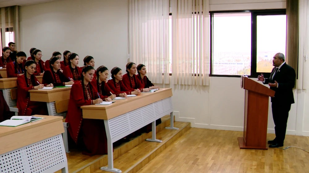 ILÇI BILEN GEÇIRILEN TÄSIRLI OKUW SAPAGY