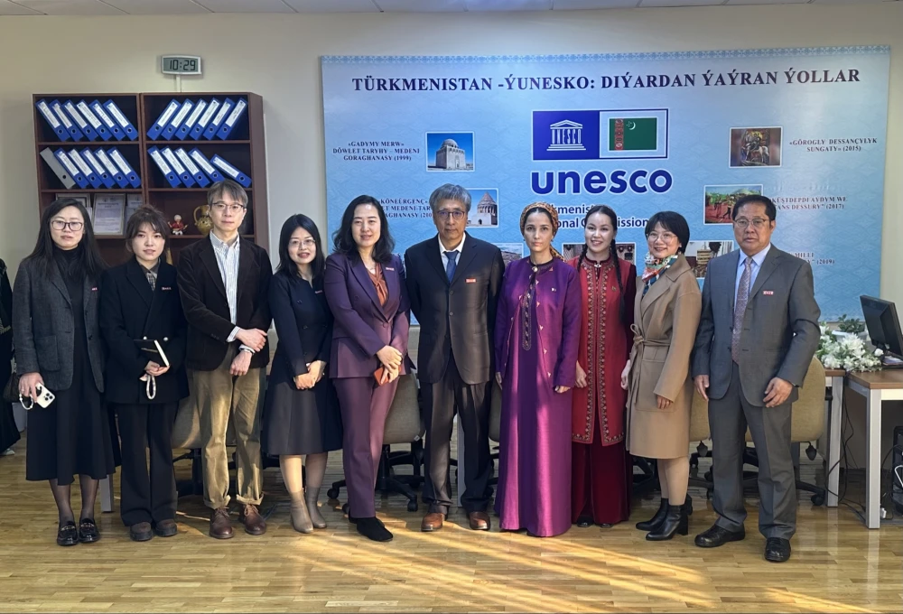 LANÇŽOU UNIWERSITETINIŇ WEKILLERINIŇ ÝURDUMYZA SAPARY BAŞLANDY