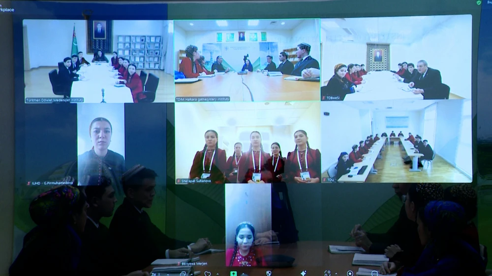 HALKARA ÝARYŞLARYNY ŞÖHLELENDIRMEKDE SPORT ŽURNALISTIŇ AÝRATYNLYGYNA WE ÝAŞ ŽURNALISTIŇ HÜNÄR ETIKASYNA BAGYŞLANAN OKUW SAPAGY  GEÇIRILDI