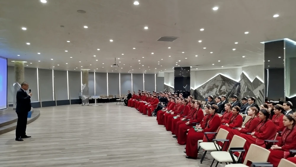 TALYP ÝAŞLAR ÜÇIN WAGYZ-NESIHAT ÇÄRESI GEÇIRILDI