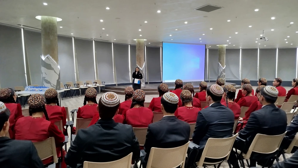TALYP ÝAŞLAR ÜÇIN WAGYZ-NESIHAT ÇÄRESI GEÇIRILDI