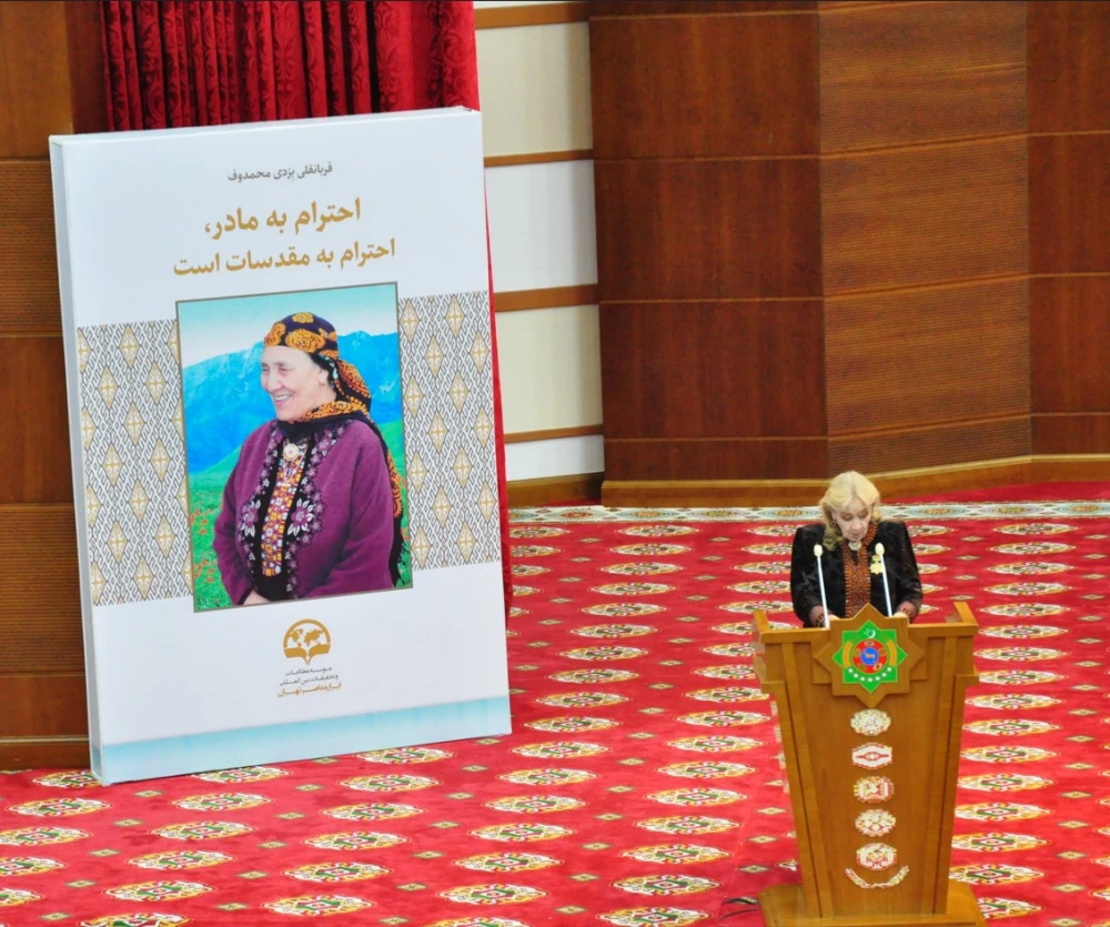 The Book «Worshipping Mother – Worshipping a Sacred Person» in the Language of the Poet Nava’i