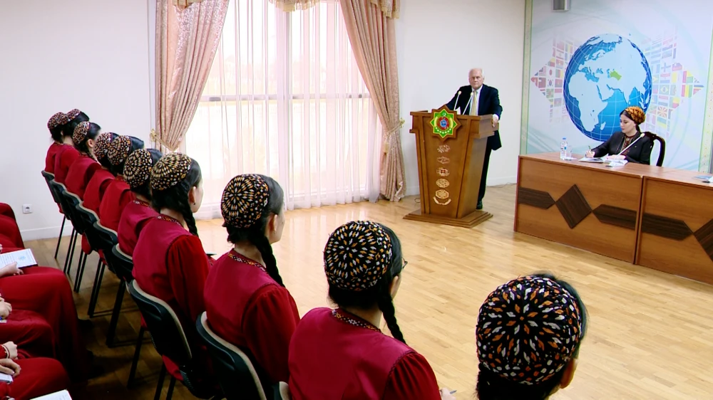 ВСТРЕЧИ И СЕМИНАР С ПРЕДСТАВИТЕЛЕМ АВСТРИЙСКОГО ИНСТИТУТА ЕВРОПЕЙСКОЙ ПОЛИТИКИ И ПОЛИТИКИ В ОБЛАСТИ БЕЗОПАСНОСТИ