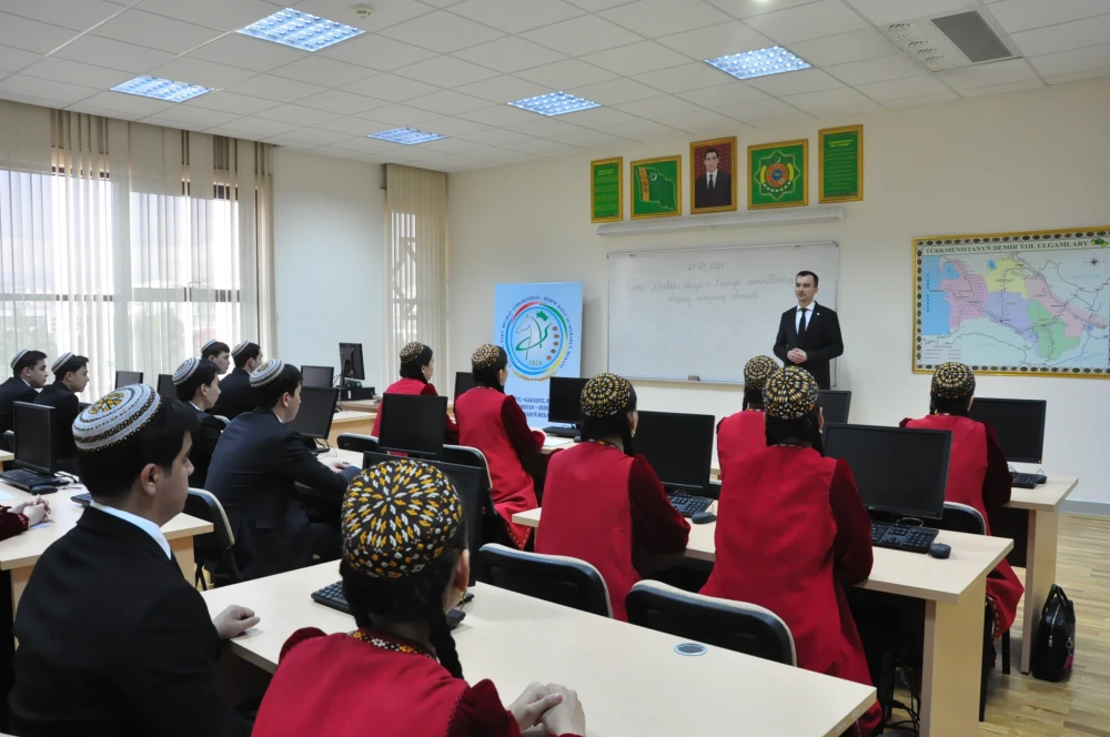 СОСТОЯЛСЯ СЕМИНАР НА ТЕМУ «ВНЕШНЕЭКОНОМИЧЕСКОЕ ЗНАЧЕНИЕ САММИТОВ «ЦЕНТРАЛЬНАЯ АЗИЯ – РОССИЯ» surady