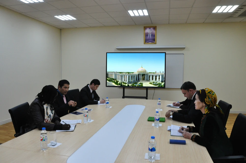 A MEETING DEDICATED TO IMPROVING THE TEACHING OF  THE ENGLISH LANGUAGE