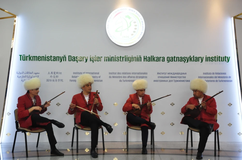 «Halkara gatnaşyklary: parahatçylyk dialogynyň medeniýeti» atly III halkara bäsleşigiň ýeňijileri sylaglanyldy