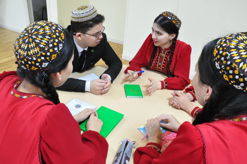 ÇEKELEŞIKLI BÄSLEŞIK WE YLMY-SEMINAR GEÇIRILDI