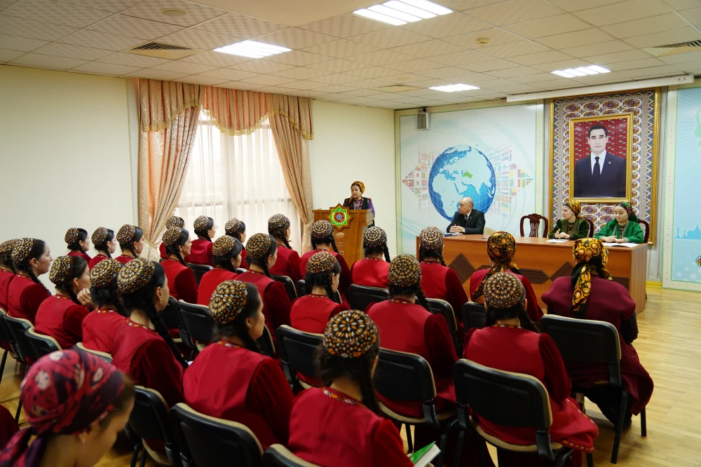 «Parahatçylyk we ynanyşmak syýasatynyň howpsuzlygy we durnukly ösüşi üpjün etmekdäki ähmiýeti» atly ylmy-amaly maslahat