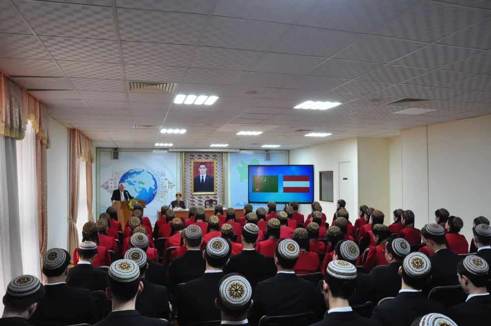 ВСТРЕЧИ И СЕМИНАР С ПРЕДСТАВИТЕЛЕМ АВСТРИЙСКОГО ИНСТИТУТА ЕВРОПЕЙСКОЙ ПОЛИТИКИ И ПОЛИТИКИ В ОБЛАСТИ БЕЗОПАСНОСТИ