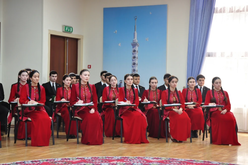 GAHRYMAN ARKADAGYMYZYŇ AWTSRIÝA RESPUBLIKASYNA AMALA AŞYRAN SAPARYNYŇ JEMLERINE BAGYŞLANAN BRIFING