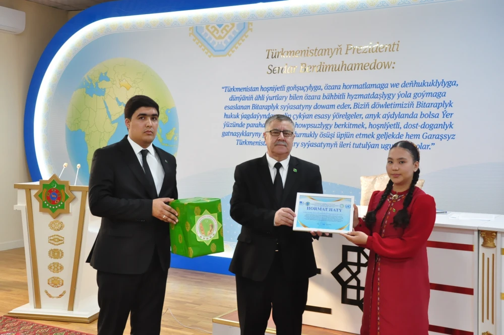 “BILELIKDE OKALYŇ!” ATLY BÄSLEŞIK GEÇIRILDI