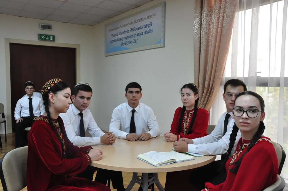 Çagalary goramagyň Halkara gününe bagyşlanan akyl-paýhas bäsleşigi