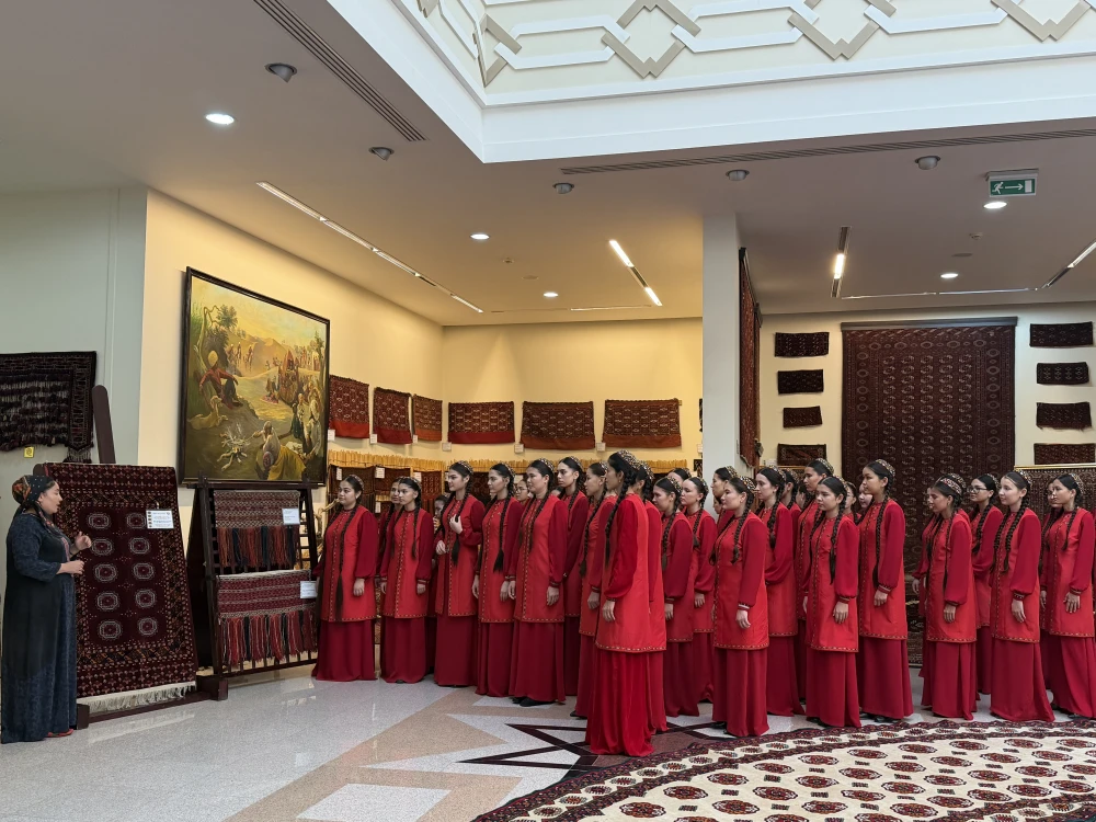 A VISIT TO THE NATIONAL MUSEUM OF TURKMEN CARPETS