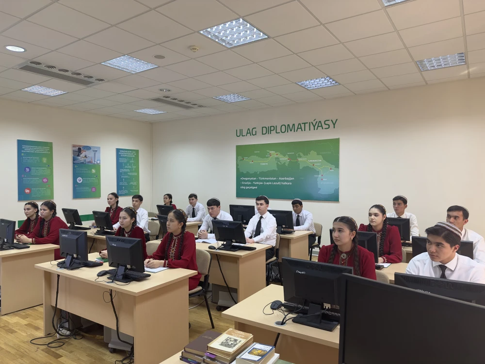 DAŞKY GURŞAWY GORAMAGYŇ BÜTINDÜNÝÄ GÜNÜNE BAGYŞLANAN OKUW SEMINARY GEÇIRILDI