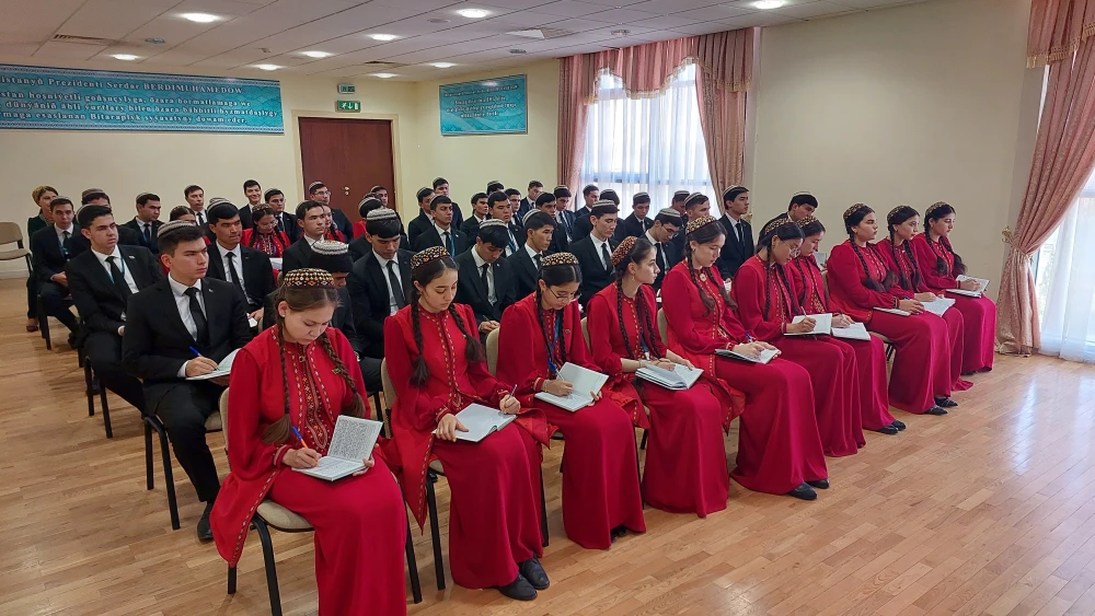 Türkmenistanyñ Ýokary kazyýeti tarapyndan geçirilen umumy okuw sapagy