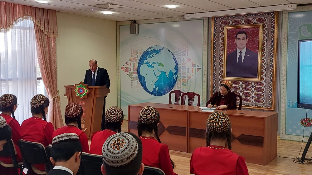 Türkmenistanyñ Ýokary kazyýeti tarapyndan geçirilen umumy okuw sapagy