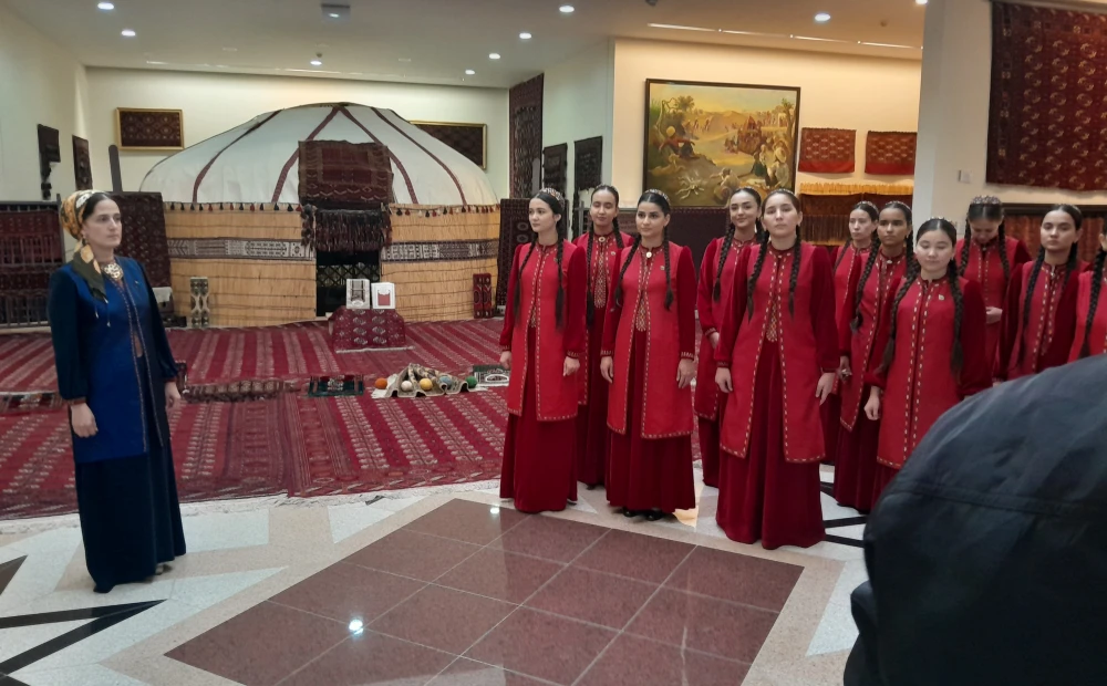 THE TURKMEN CARPET – MODEL OF FINENESS