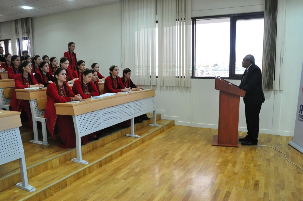 ILÇI BILEN GEÇIRILEN TÄSIRLI OKUW SAPAGY