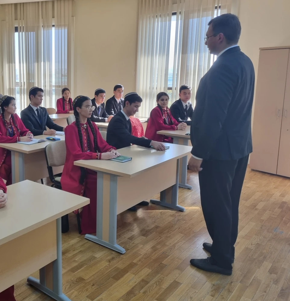 TÜRKMENISTANYŇ ENERGETIKA DIPLOMATIÝASYNYŇ ESASY UGURLARY BOÝUNÇA OKUW SAPAGY