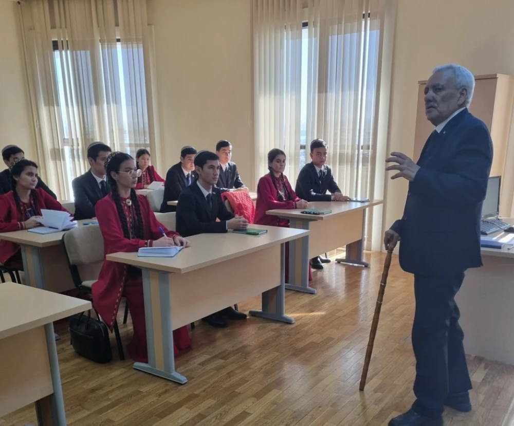 A Training Session on Energy Diplomacy Held