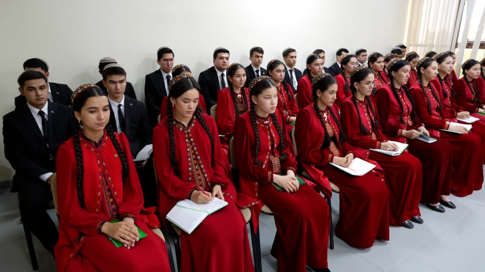 Sanly ulgam arkaly geçirilen webinar