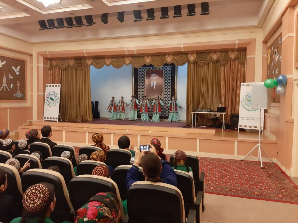 «ÇÄKSIZ DÜNÝÄ: HEMMELER ÜÇIN DEŇ MÜMKINÇILIK» ATLY INKLÝUZIW FESTIWALY GEÇIRILDI