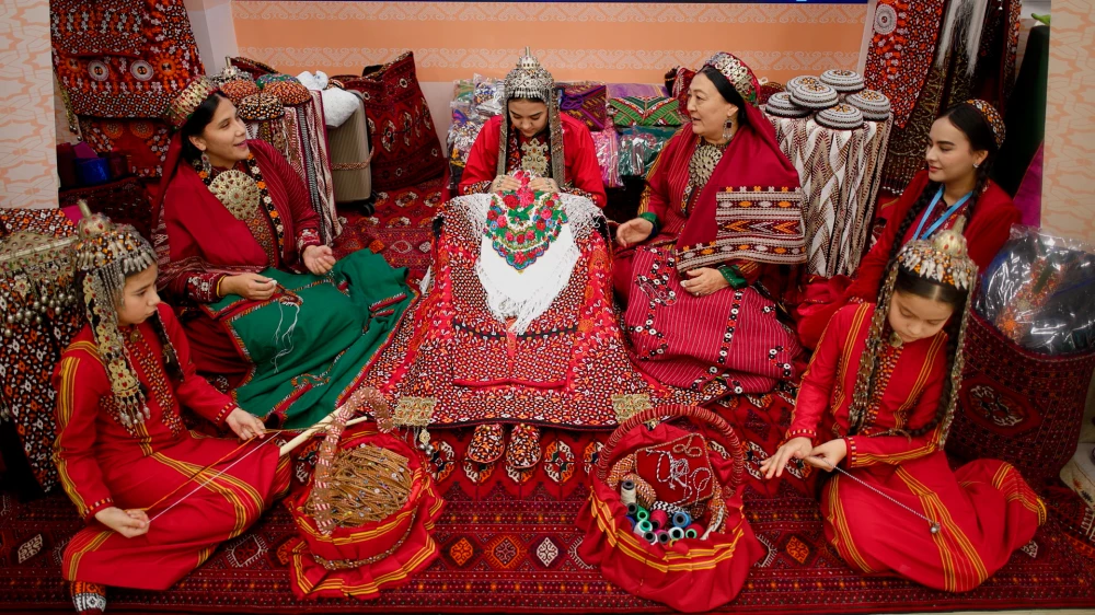 Jemgyýetde zenanlaryň orny pugtalandyrylýar