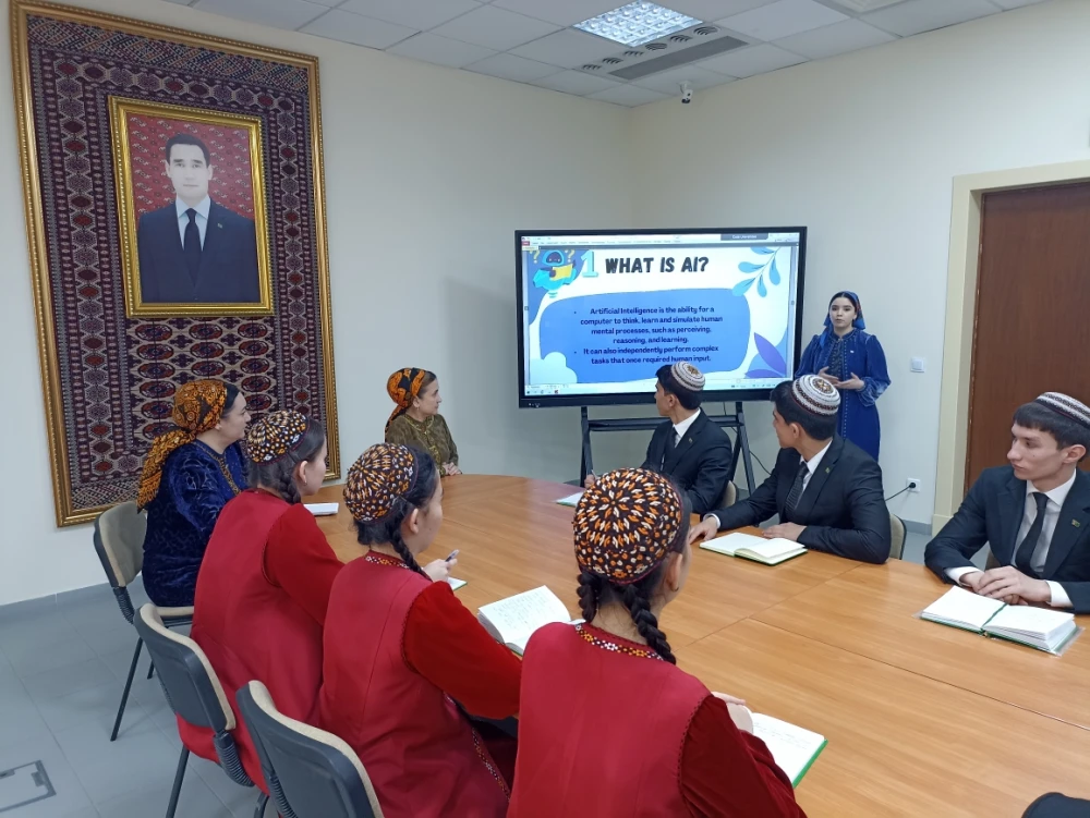 EMELI AŇY DÜÝPLI WE NETIJELI ÖWRENMEK MAKSADY BILEN OKUW SEMINARY GEÇIRILDI