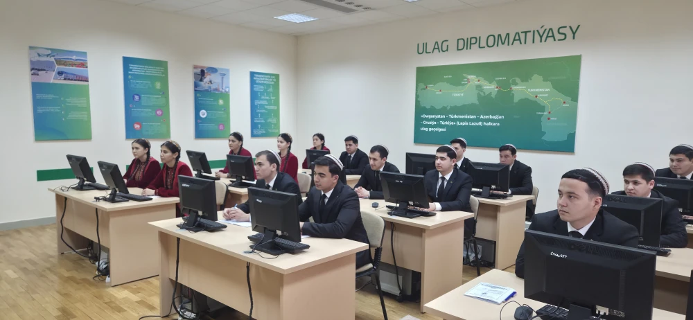 СОСТОЯЛОСЬ ОБСУЖДЕНИЕ СТРАТЕГИИ ПРОДВИЖЕНИЯ ТУРКМЕНСКОГО ЭКСПОРТА НА МИРОВЫЕ РЫНКИ